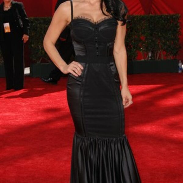 DEVOJKA NAJBOGATIJEG ČOVEKA NA SVETU UVEĆALA GRUDI ZA PAR BROJEVA: Za njom BALAVILE sve ZVANICE na dodeli OSKARA