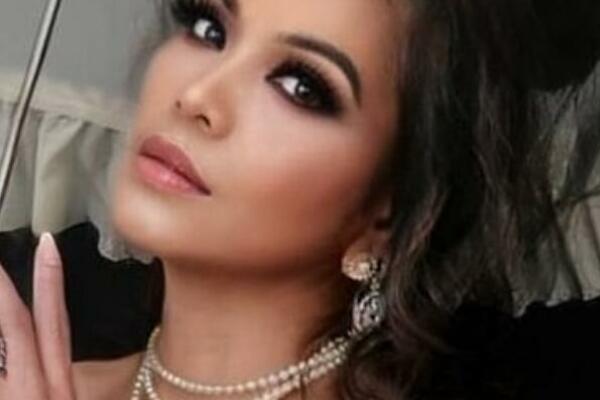 NAKON NJENIH SLIKA TREBAĆE VAM ČAŠA VODE: Svi misle da im 30 godina, a OVO je prava ISTINA, NEVERICA (FOTO)