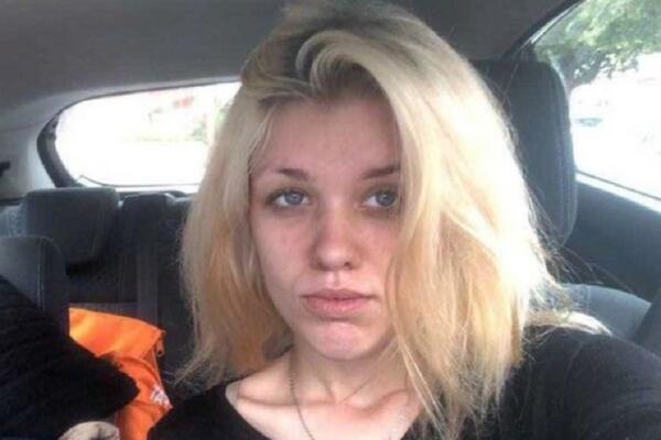 U OČEVOJ KUĆI ZA NJU NEMA MESTA, SA DEČKOM SE RASTALA: Našla je posao, ali mesto na kome SPAVA izaziva VELIKU TUGU!