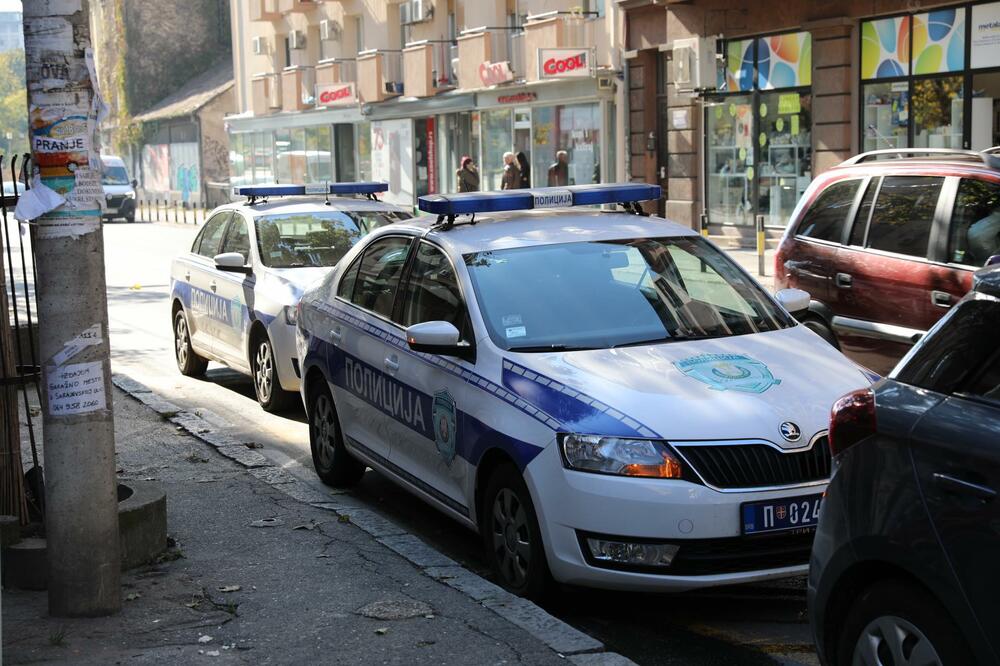 VELIKA ZAPLENA U NOVOM PAZARU: Policija otvorila AUTOMOBIL, pa imala ŠTA I DA VIDI