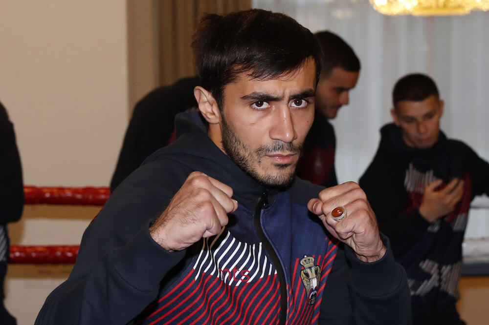 NAPADAJU MEDALJU: Rusi boksuju za Srbiju!