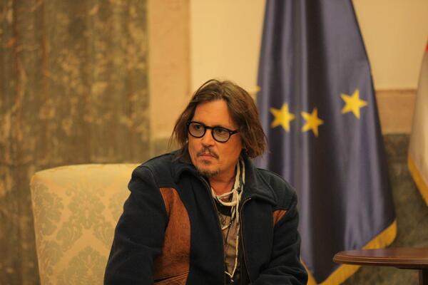 EVO ŠTA DŽONI DEP STVARNO MISLI O SRBIMA: Isplivalo šta je GOVORIO O NAMA, REČI SU NAJJAČE DO SAD