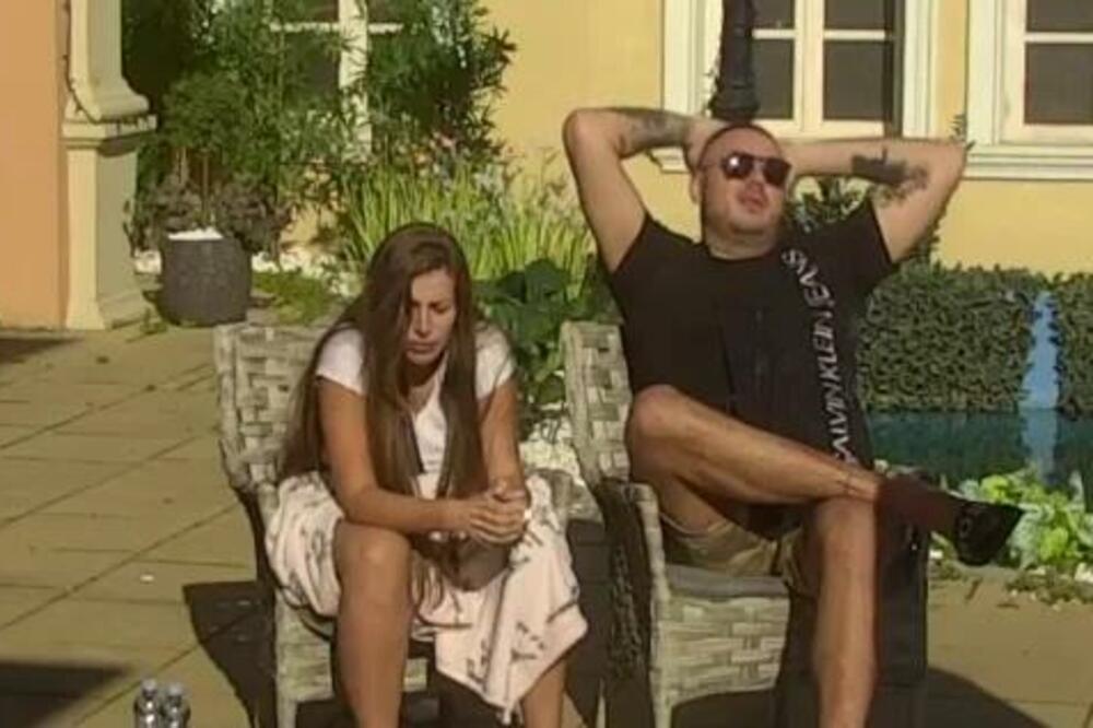 SVAKU PRILIKU KORISTI DA JE DODIRNE! DALILA I CAR SE UPUSTILI U JUTARNJE OGOVARANJE: Opleli po CIMERIMA za SVE PARE