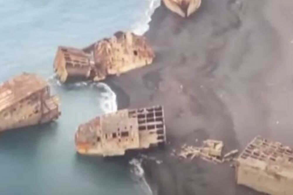 NEVEROVATAN PRIZOR U JAPANU: 24 potopljena broda isplivala sa morskog dna posle skoro 80 godina! (VIDEO)