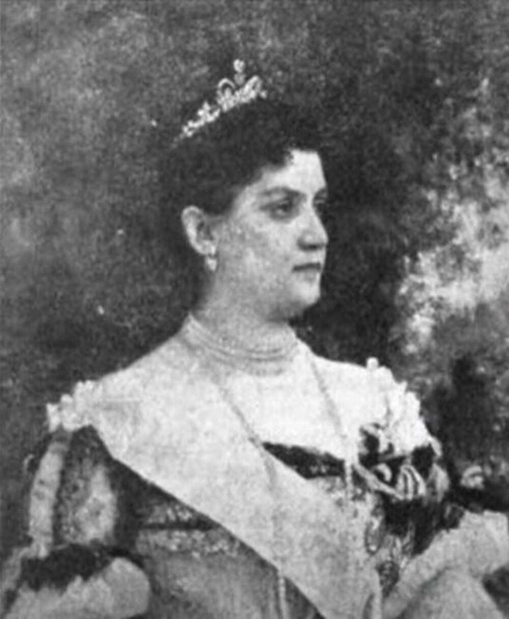 Kraljica Draga Obrenović, Kraljica, Žena