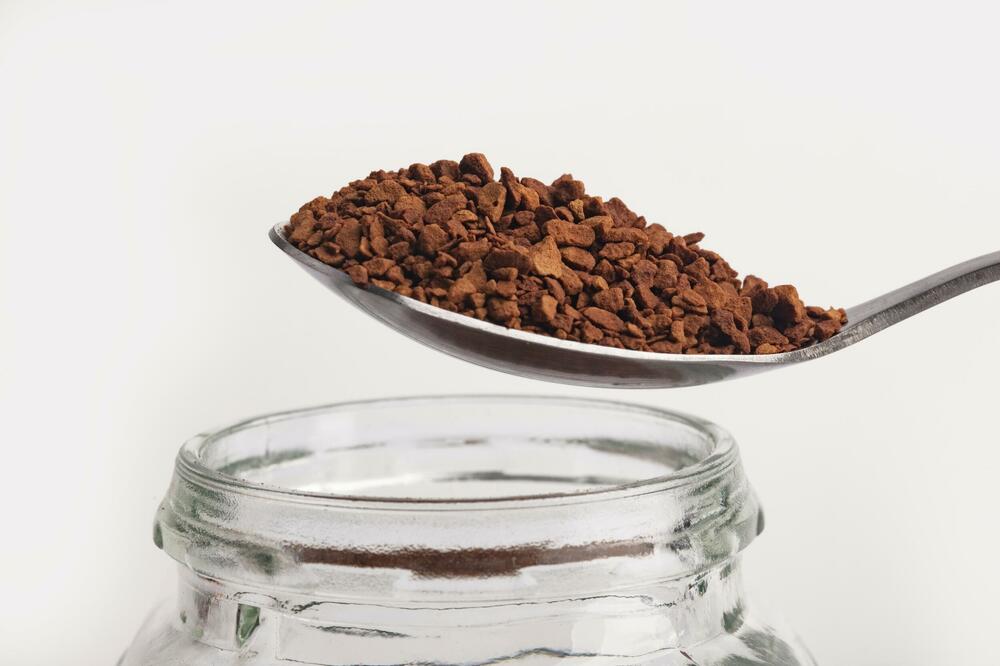 PIJETE SAMO INSTANT KAFU? Evo šta radi našem ORGANIZMU, obratite pažnju