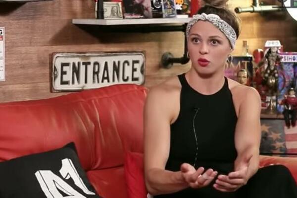 "MRZIM NEMAČKU, SVE JE PRLJAVO I SVUDA SU NARKOMANI": Hrvatica koja je MMA borac SVE ŠOKIRALA (VIDEO)