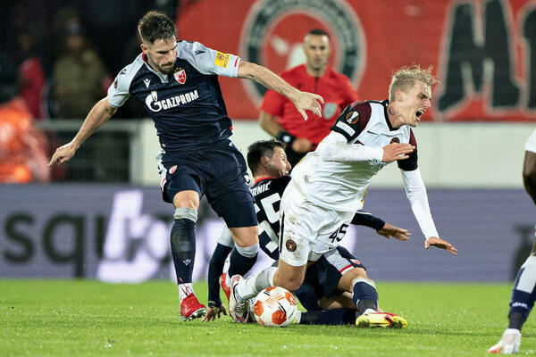 ZVEZDI I MITJILENDU PO BOD, CRVENO-BELI OSTALI NA ČELU GRUPE: Drugo poluvreme je bilo puno događanja!