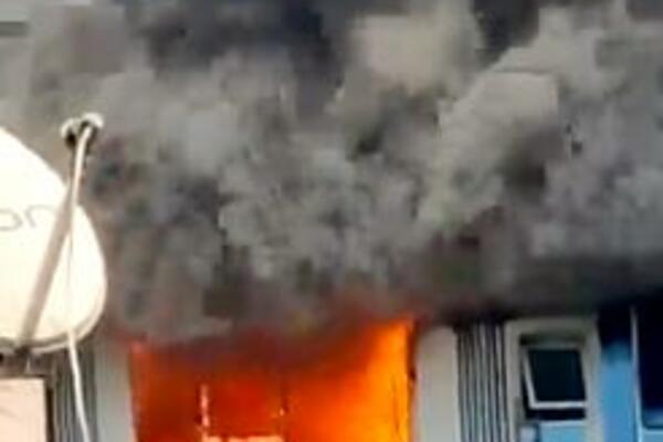 STRAVIČNO U MUMBAJU: Buknuo požar u luksuznoj zgradi, 1 osoba poginula! (VIDEO)