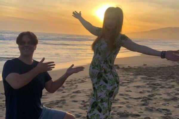 NEDELJU DANA ĆUTALA O POROĐAJU! NA SVET DONELA ĆERKICU: Dala joj NEOBIČNO ime od 4 slova!