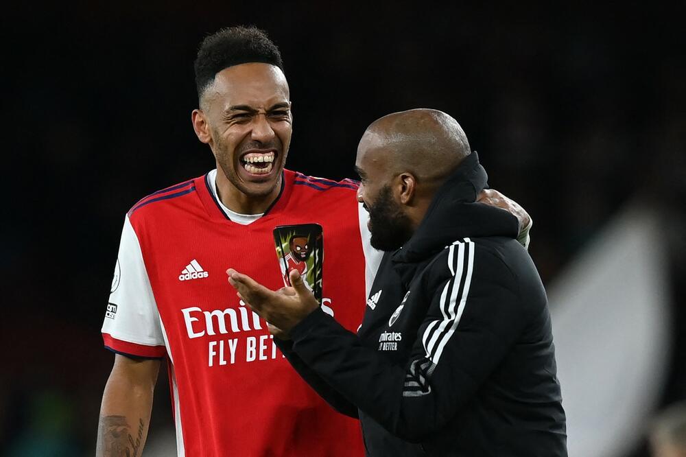 ARSENAL SE VRATIO NA POBEDNIČKI KOLOSEK: Tri gola u mreži Aston Vile za novu pobedu Tobdžija!