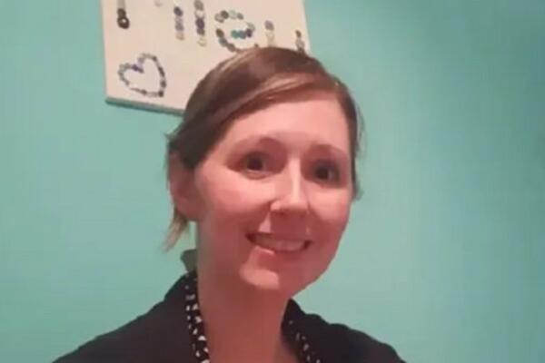 "MORAĆU I U ŠKOLI DA IH HRANIM": Majka doji SINA od 6 godina, a evo šta je još URADILA, zgrozićete se