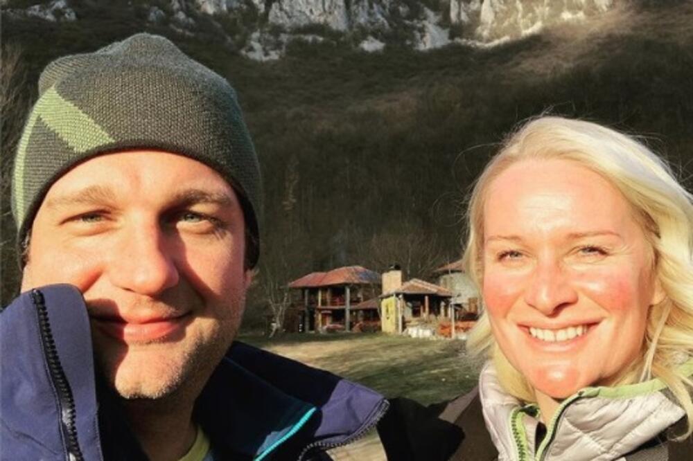 "PLAŠIM SE, PRESTRAVLJENA SAM"! Omiljena voditeljka o BORBI SA MUŽEM, za SMRT pronalazi spas u DUHOVNICIMA!