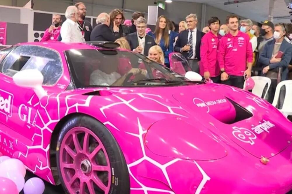 LEPOTICA ŽELJKA MITROVIĆA OSVOJILA JE ITALIJU!