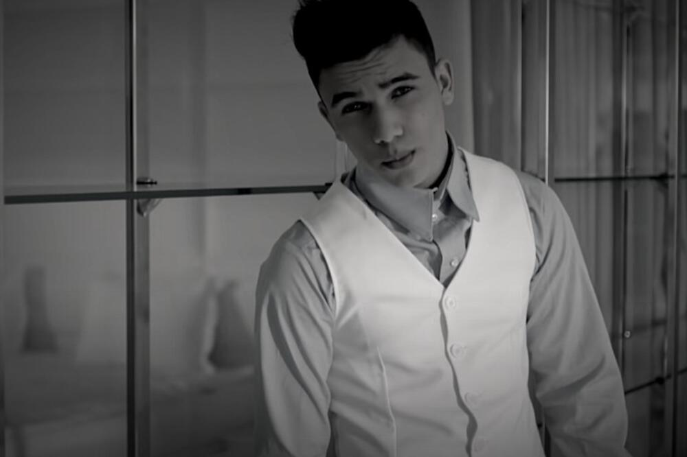 NAJGORE MOGUĆE VESTI SU SAOPŠTENE: Umro je mladi pevač (21), STRAVIČNO, kolege se opraštaju od njega