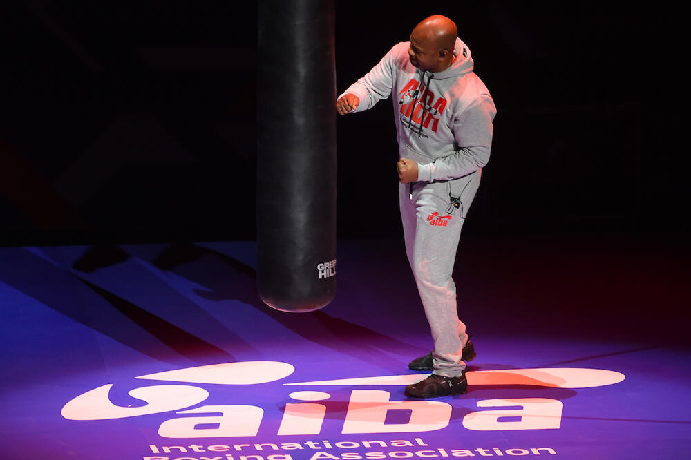ŠAMPION DRŽI TRENING: Rej Džons Džunior će pokazati svoje umeće mladim bokserima!