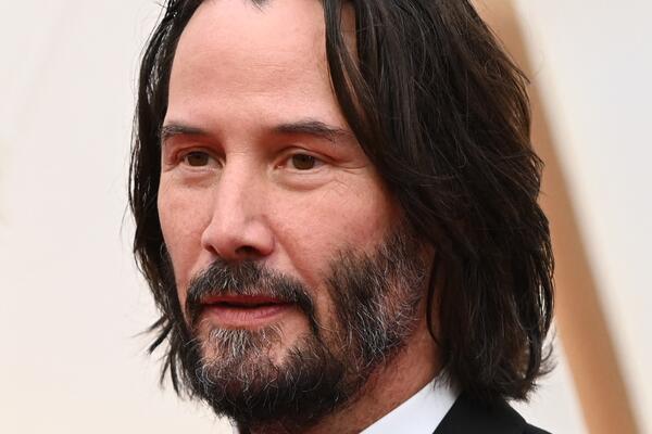 OVAJ MLADIĆ JE PODIGAO CEO SVET NA NOGE! Tvrdi da je TAJNI SIN Kijanu Rivsa, sličnost je NEVEROVATNA! (FOTO)