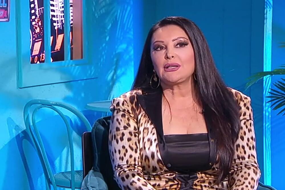 SKRIVA SVOJE TELO DECENIJAMA! Nikada nismo videli GOLOTINJU, pogledajte kako Dragana Mirković izgleda u KUPAĆEM