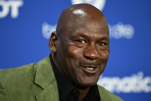 MAJSTOR ZA PRAVLJENJE PARA: Džordan prodao NBA klub!