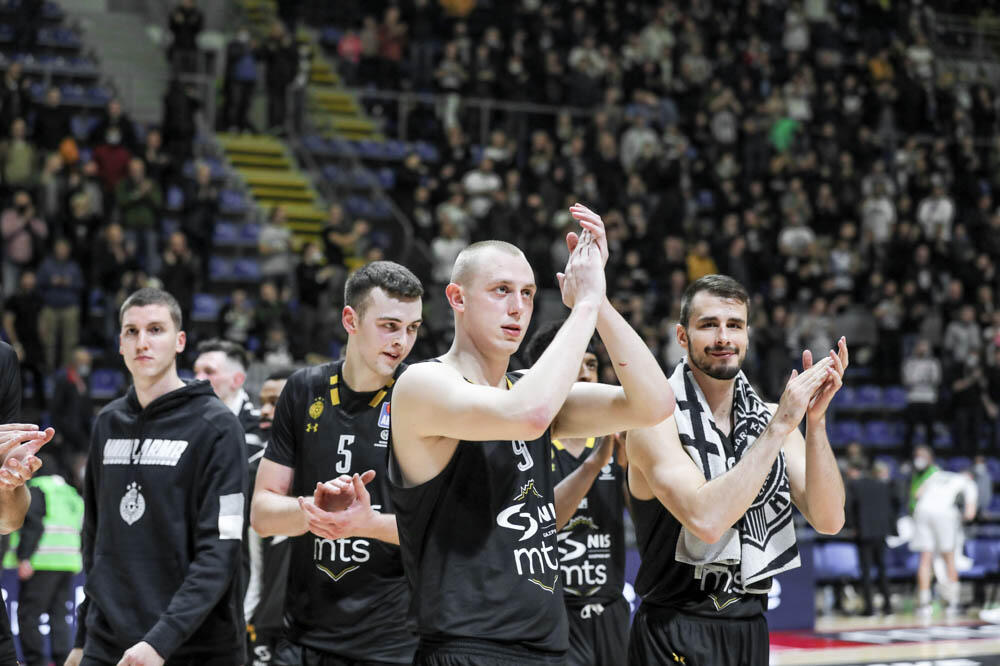 PORAZ BARSELONE OSTAVIO PARTIZAN NA VRHU: Crno-beli od večeras postali jedini neporaženi tim u Evropi!