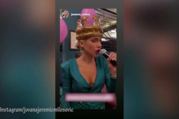JOVANA JEREMIĆ ZAPEVALA NA SVOM ROĐENDANU: Rođena za MIKROFON, isplivali snimci sa ZABAVE! (VIDEO)