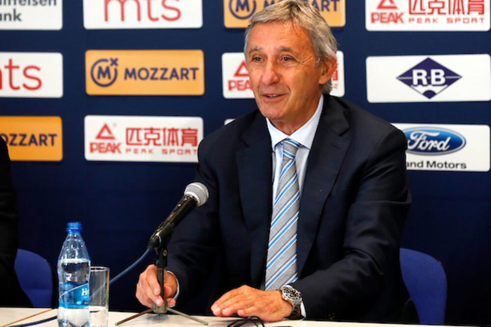 NEĆE VAM SE SVIDETI ONO ŠTO PEŠIĆ IMA DA KAŽE! Selektor Srbije jedva sastavio tim za Slovačku!