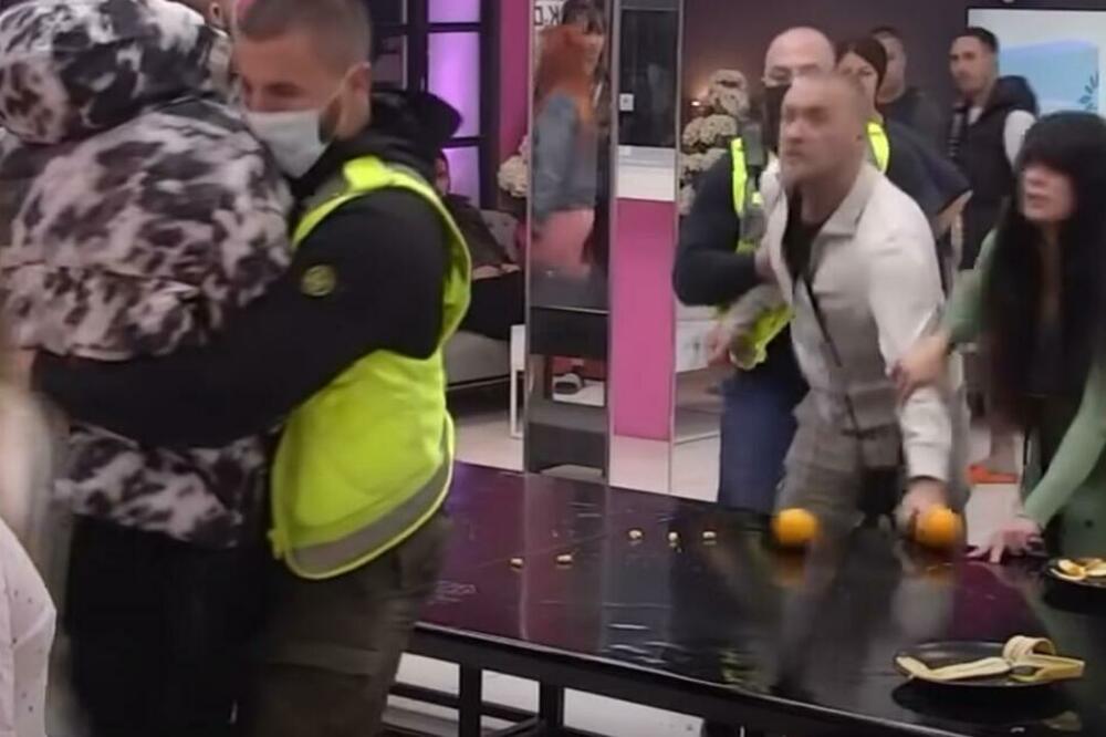 MALOLETNA MILICA NAPRAVILA SKANDAL: Zbog njene LAŽI Mensur skočio da NOKAUTIRA zadrugara! (VIDEO)