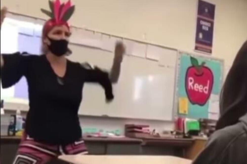 PROFESORKA SE RUGALA PRECIMA, NA ČASU IMITIRALA NJIHOV PLES: Odluka škole ju je šokirala,ovo nije OČEKIVALA (VIDEO)