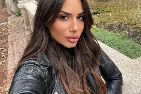 BIVŠA DEVOJKA POLITIČARA IZ AFERE SA TANJOM SAVIĆ UZVRAĆA UDARAC: Uhvaćena u provodu sa SINOM LEPE BRENE!