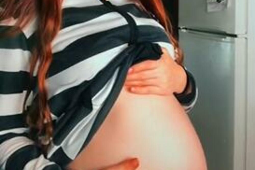 OD 2018-TE SVAKE GODINE OSTAJE U DRUGOM STANJU: Ima samo 21 godinu, a zbog OVOG naišla je na OSUDU (VIDEO)