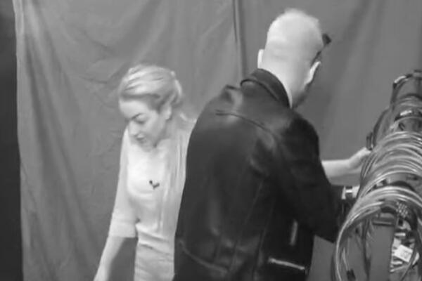 DEJAN I SANDRA OTIŠLI U MRAK PA OSTALI ZADATAK: Odmah su se bacili na posao!