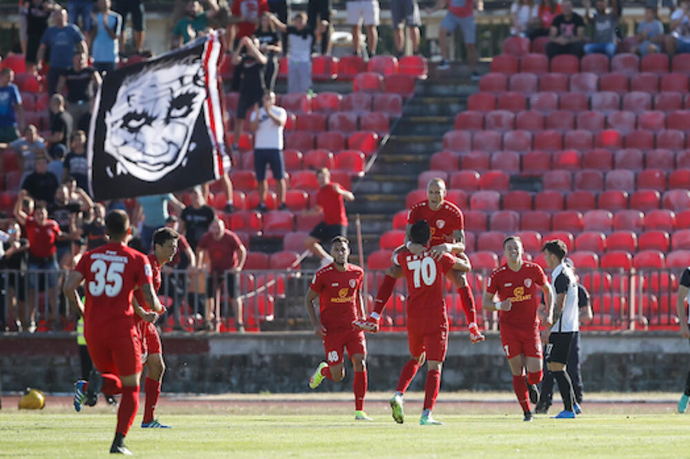 TAKO SE BORI ZA KLUB: Fudbaler Radničkog iz Kragujevca igrao utakmicu istog dana kada se oženio