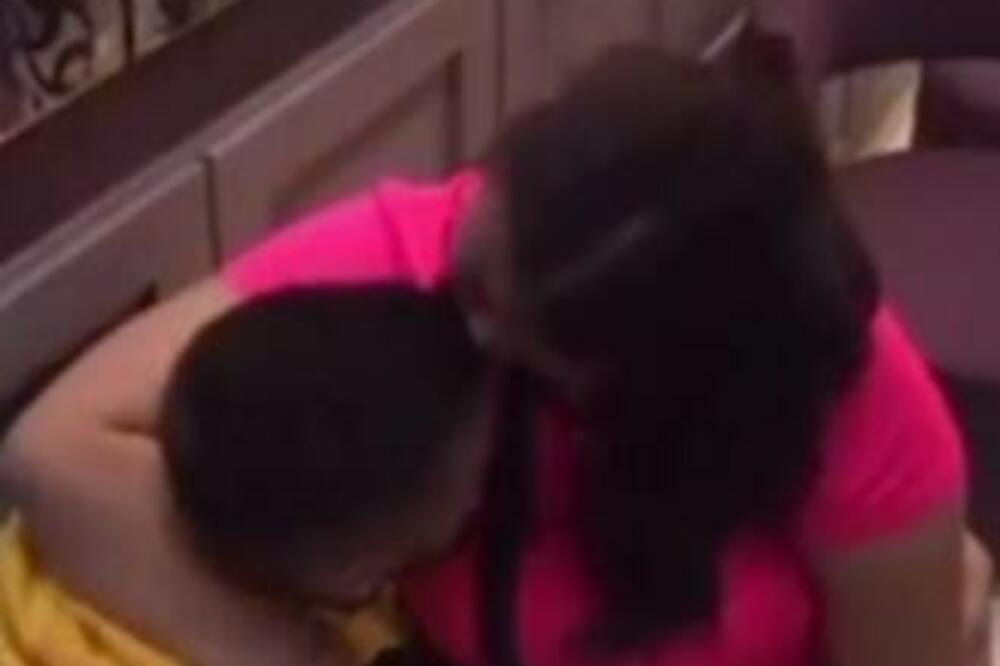 ROMANTIKA NA NJIHOV NAČIN! SNIMLJEN RAZGOVOR MIKSI I ZOLE O POLNIM ORGANIMA: Popadaćete od smeha - HIT!