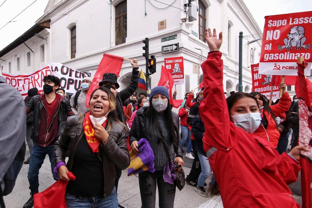 PROTEST I BLOKADA PUTEVA ZBOG POSKUPLJENJA GORIVA: 5 policajaca povređeno! (FOTO)