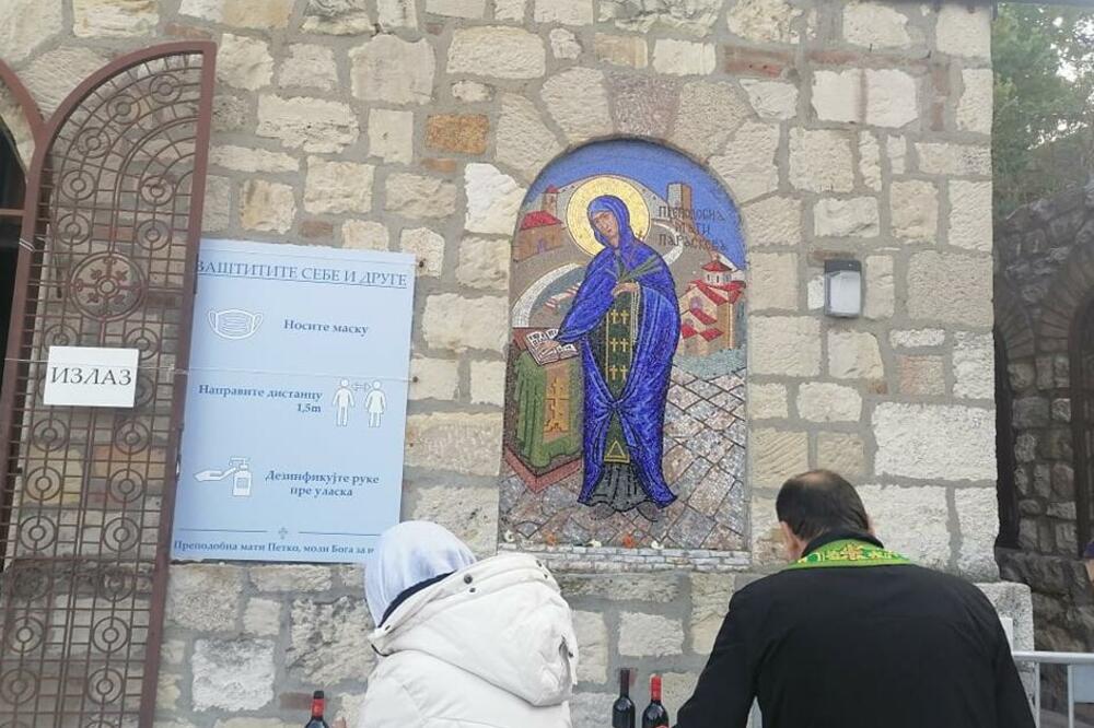 MONAŠKO IME SVETE PETKE NOSE NEKE SRPKINJE! Veruje se da su MIROLJUBIVE PRIRODE i da su NEŽNE!