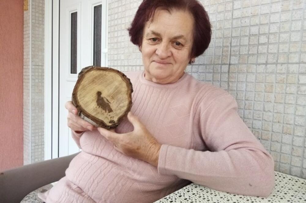 SVETLANA IZ TOPOLE TVRDI DA JOJ SE NA JEDNOM OD PANJEVA UKAZALA SVETA PETKA: Pominje i ženu sa CRNIM PLAŠTOM (FOTO)