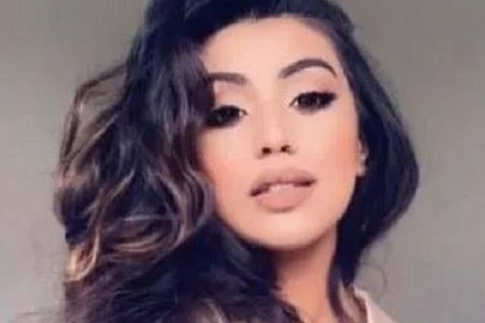 HVALILA SE PRIJATELJIMA DA FLERTUJE SA ĐACIMA I DA JE SPAVALA SA JEDNIM OD NJIH: Zbog tog čina brutalno je zažalila