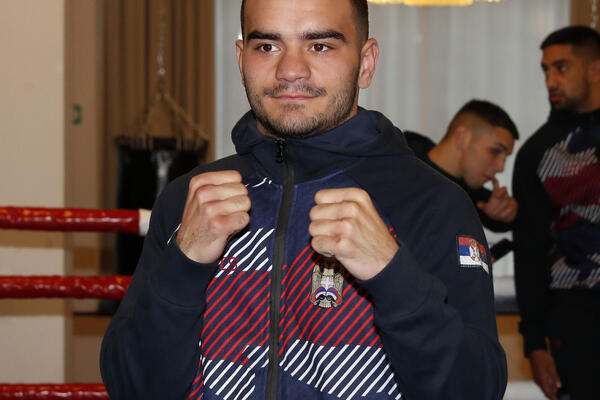 TOSKIĆ BEZ BORBE PROŠAO U NAREDNU RUNDU: Bokser iz Tanzanije se nije ni pojavio na merenju!