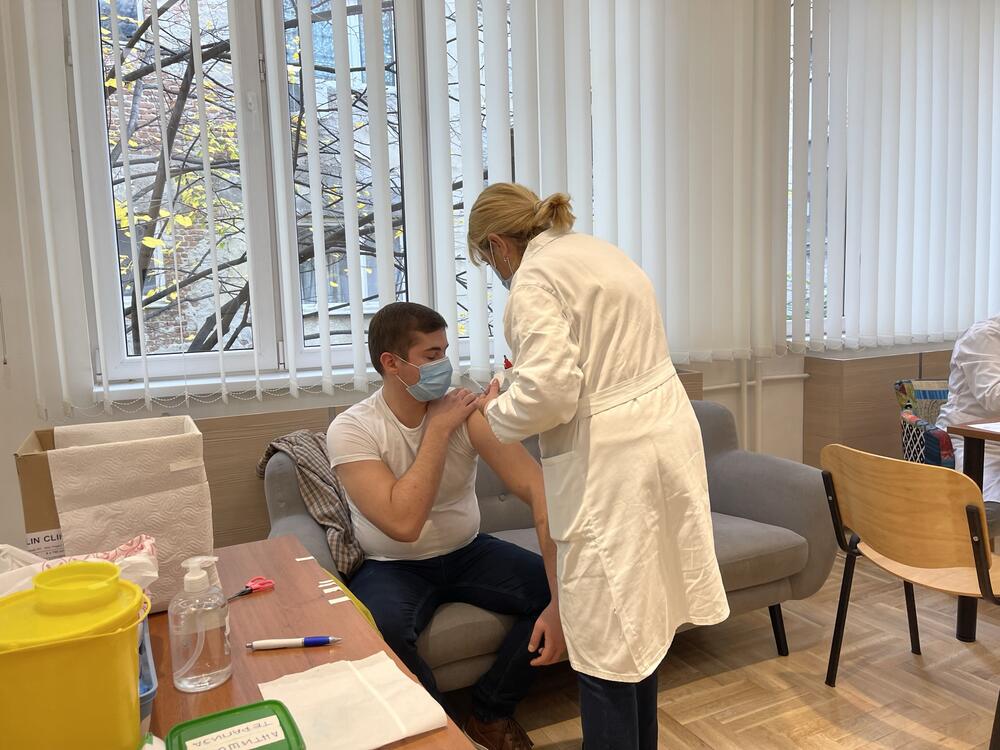 Ekonomski fakultet, Vakcinacija