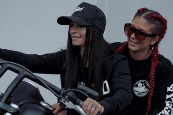 OSTALA POTPUNO PARALIZOVANA NAKON NESREĆE: Sestra joj JEDNIM potezom vratila VERU u ŽIVOT, naježićete se (VIDEO)