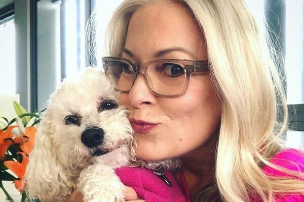 ŽENA (41) PRIMILA NEUGODNU PORUKU OD NEPOZNATE DEVOJKE: Ostala u ŠOKU, sve joj se PROMENILO