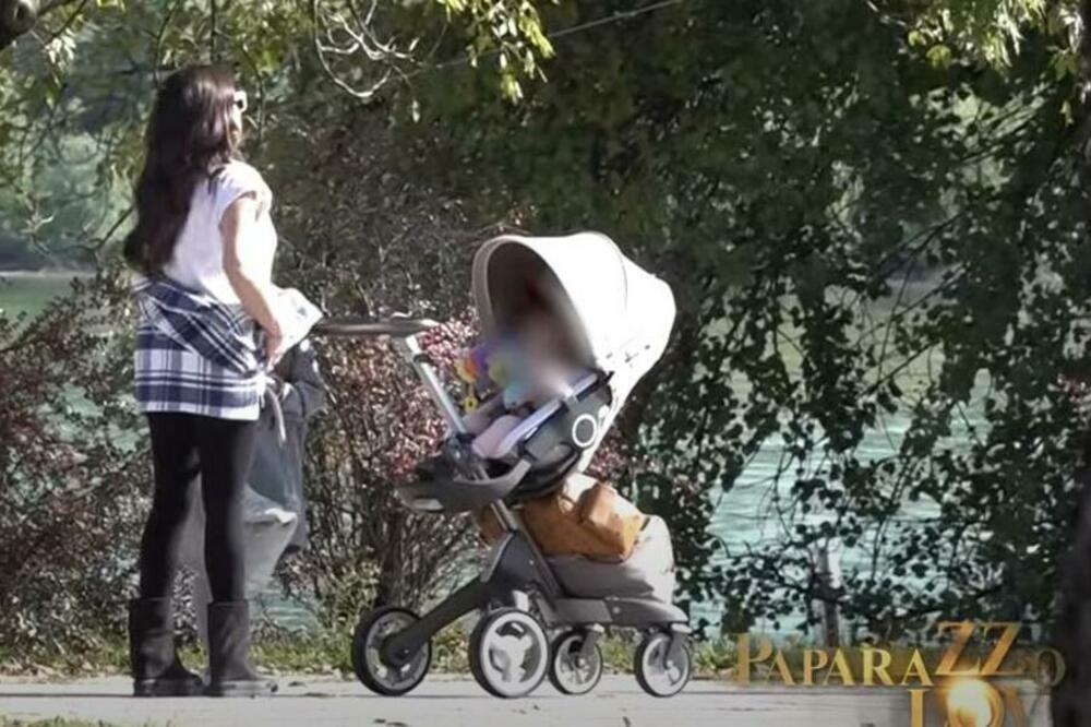 ZGODNA I MODERNA MAMA! PRVI SNIMCI ANE SEVIĆ OD SAZNANJA DA OČEKUJE TREĆU ĆERKU: Stomak se već poprilično ističe!