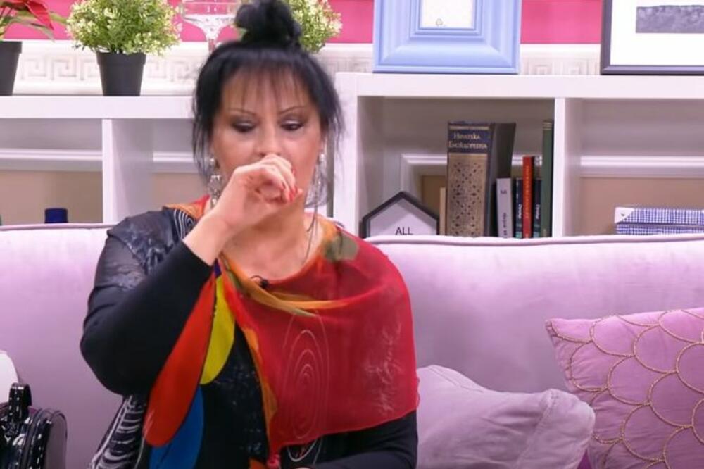 NIKO NIJE HTEO DA JOJ PRIĐE ZATO ŠTO JE VLAJNA: Samo jedan MUŠKARAC je bio HRABAR, a na njega je bacila MAGIJE