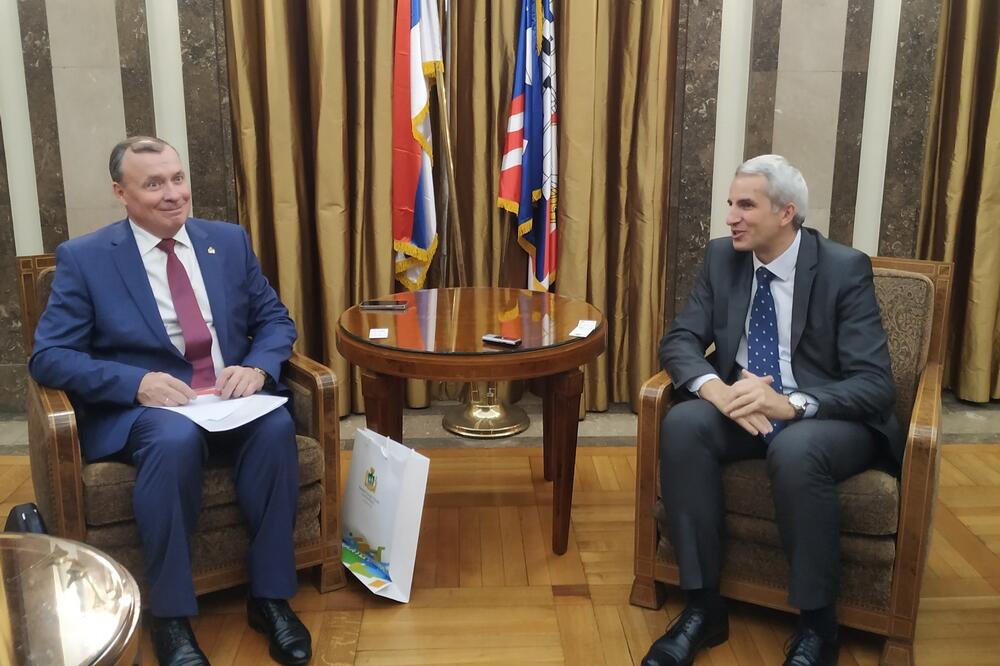 DELEGACIJA SVERDLOVSKE OBLASTI DANAS U BEOGRADU! Goste je dočekao Andreja Mladenović