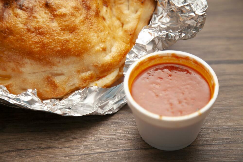 IZBACITE JE IZ UPOTREBE: Evo zašto čuvanje hrane može da vas OTRUJE!