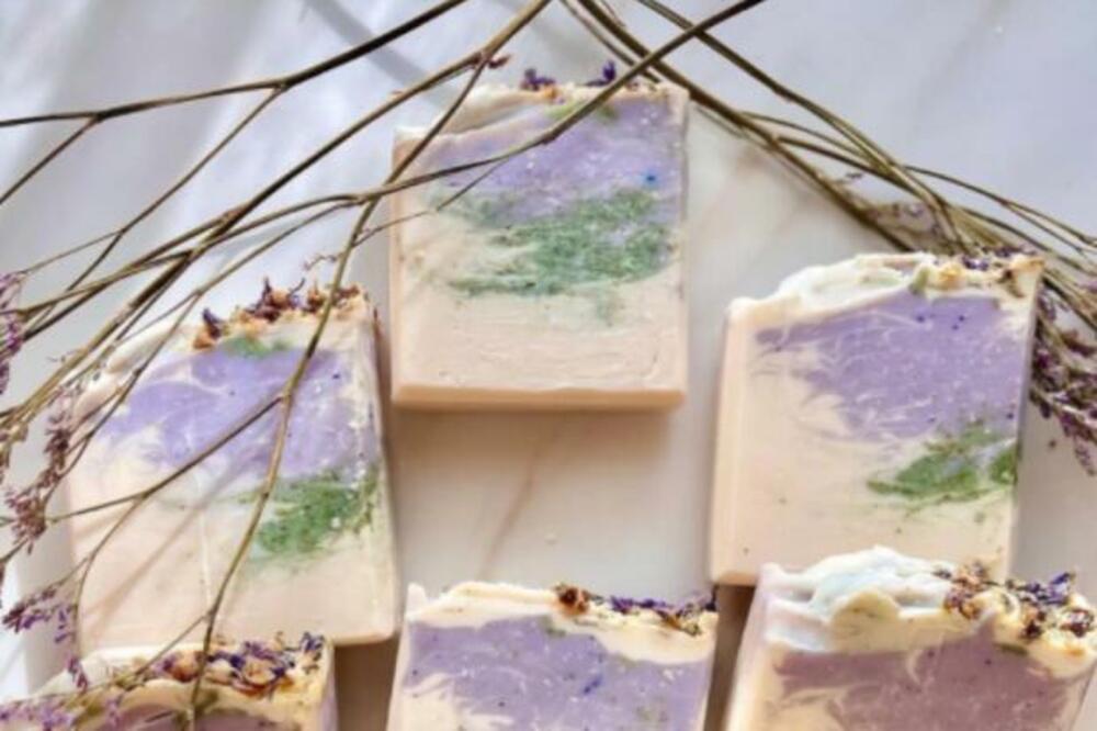 VEĆERAS STAVITE SAPUN OD LAVANDE ISPOD ČARŠAFA: Evo zašto je VAŽNO