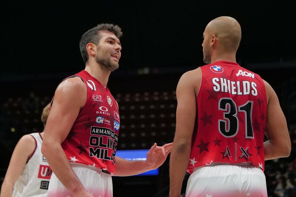 ARMANI PRONAŠAO NOVO POJAČANJE: Bivši košarkaš Mege stiže među "Manekene"!