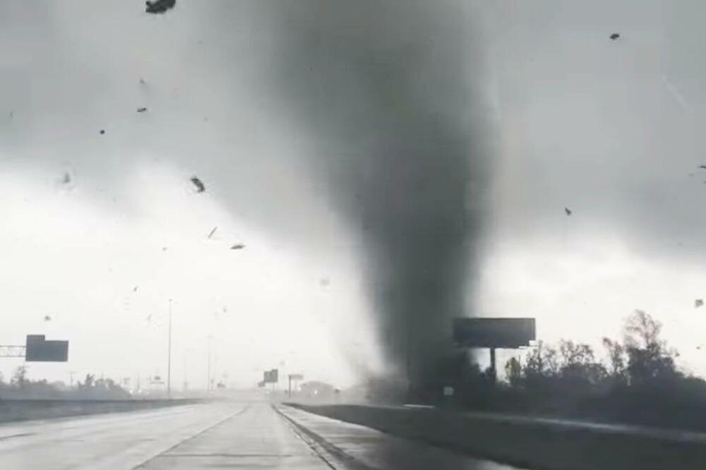 APOKALIPTIČNE SCENE U AMERICI: Tornado odnosi SVE VIŽE ŽIVOTA, meterolozi u STRAHU