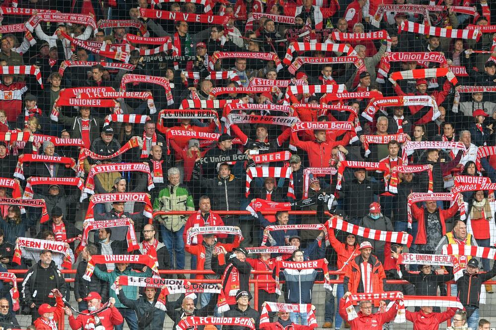 ŽESTOKA KAZNA ZA TIM IZ BERLINA: UEFA nije imala milosti zbog rasističkih ispada navijača (FOTO)