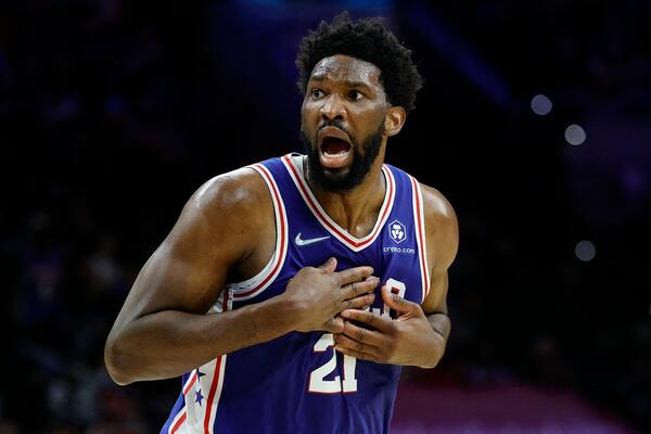 ZAKUCAO, PA DOBIO TEHNIČKU: Jokićev protivkandidat za MVP titulu baš UŽIVA da ponizi protivnika! (VIDEO)